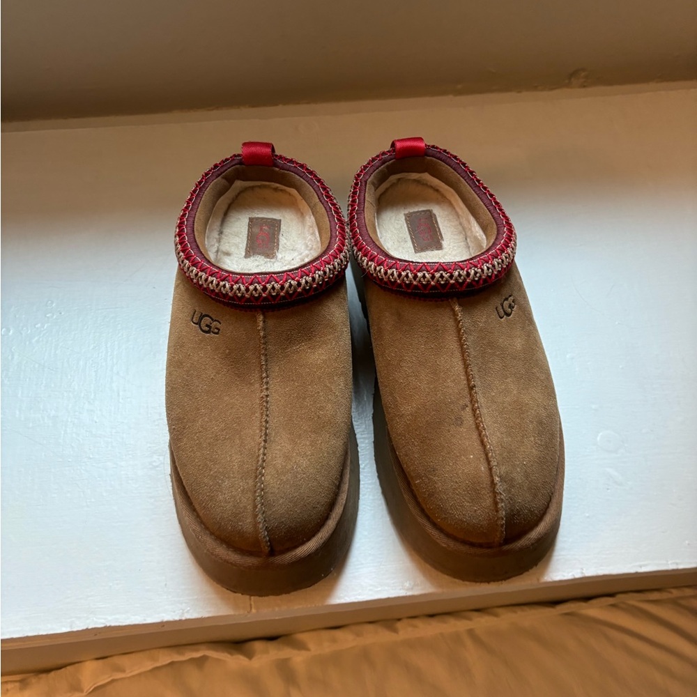 Chesnut Platform Tazz Ugg size 9